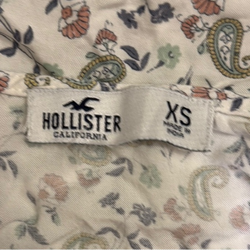 Hollister Floral Button-Up Tank Top - Multicolor - Picture 2 of 4